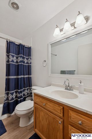 206 Bancroft Plaza, Omaha, NE 68108