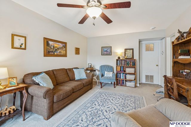 206 Bancroft Plaza, Omaha, NE 68108