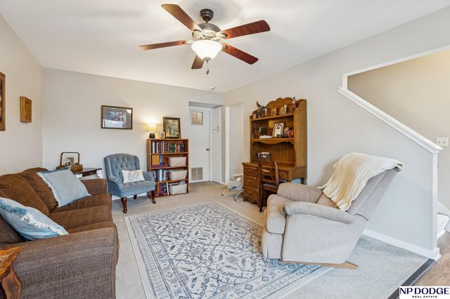 206 Bancroft Plaza, Omaha, NE 68108