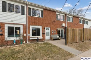206 Bancroft Plaza, Omaha, NE 68108