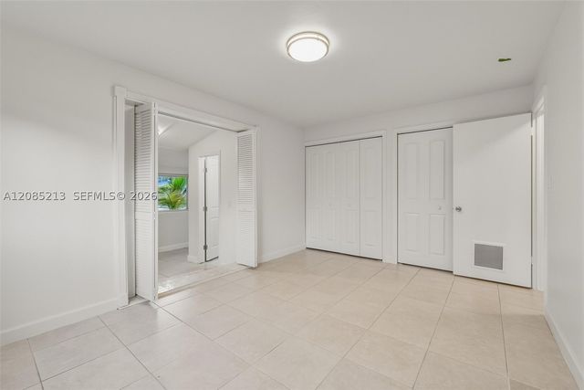 5820 NE 2nd Ave, Oakland Park, FL 33334