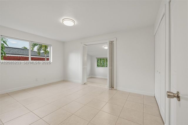 5820 NE 2nd Ave, Oakland Park, FL 33334
