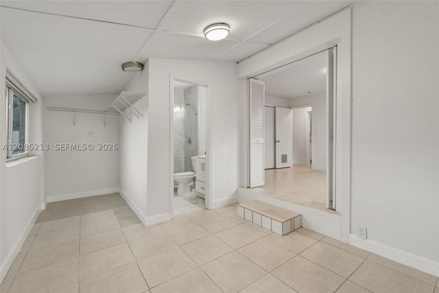 5820 NE 2nd Ave, Oakland Park, FL 33334