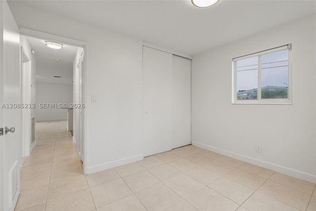 5820 NE 2nd Ave, Oakland Park, FL 33334