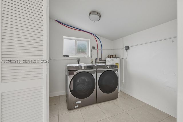 5820 NE 2nd Ave, Oakland Park, FL 33334
