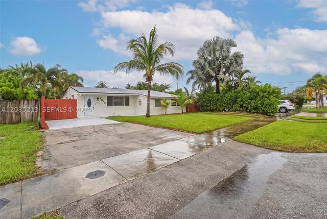 5820 NE 2nd Ave, Oakland Park, FL 33334