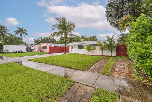 5820 NE 2nd Ave, Oakland Park, FL 33334