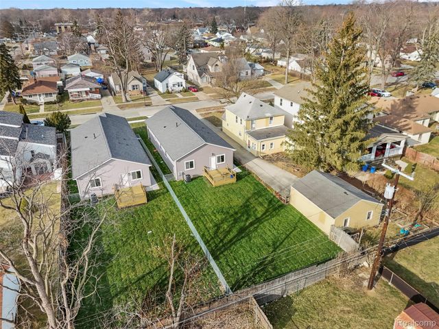 4845 Harding St, Dearborn Heights, MI 48125