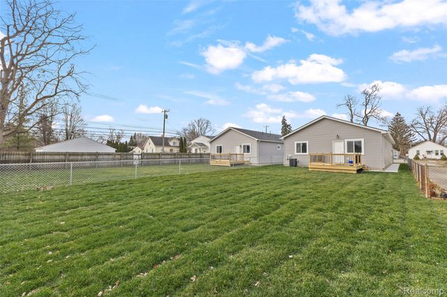 4845 Harding St, Dearborn Heights, MI 48125