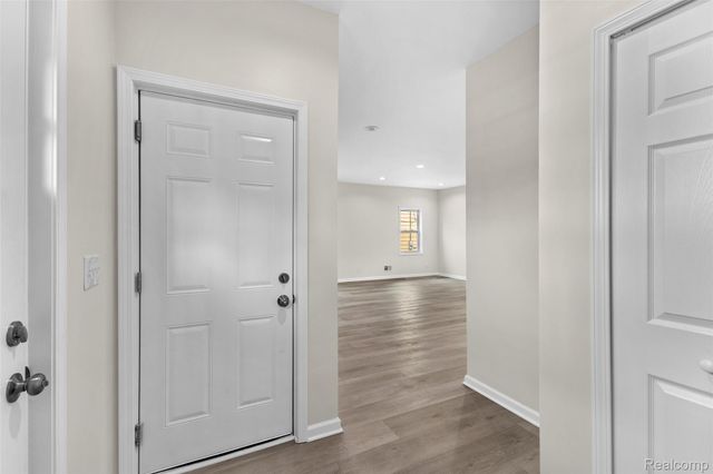 4845 Harding St, Dearborn Heights, MI 48125