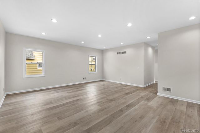 4845 Harding St, Dearborn Heights, MI 48125