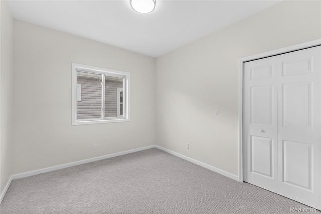 4845 Harding St, Dearborn Heights, MI 48125