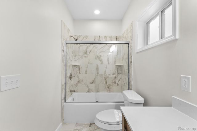 4845 Harding St, Dearborn Heights, MI 48125