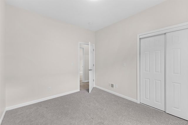 4845 Harding St, Dearborn Heights, MI 48125