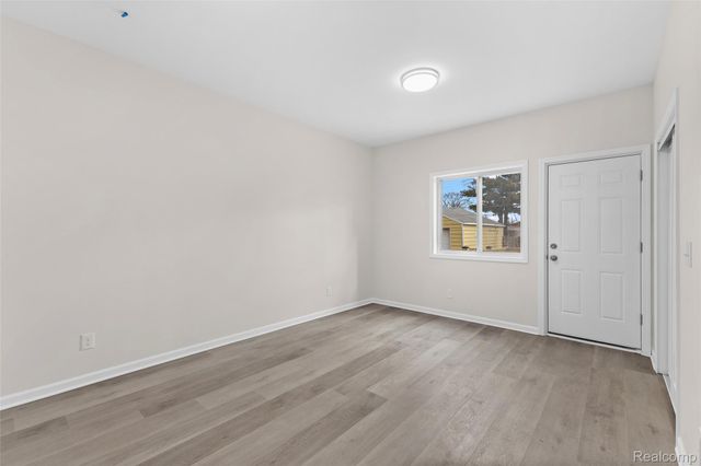 4845 Harding St, Dearborn Heights, MI 48125