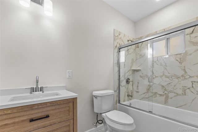 4845 Harding St, Dearborn Heights, MI 48125