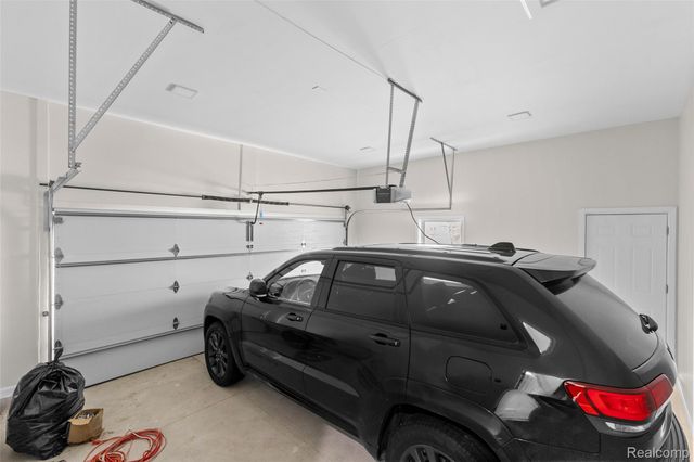 4845 Harding St, Dearborn Heights, MI 48125