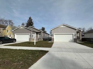 4845 Harding St, Dearborn Heights, MI 48125