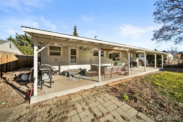 340 N Kentucky Avenue, East Wenatchee, WA 98802