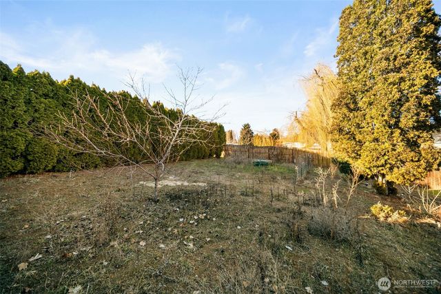 340 N Kentucky Avenue, East Wenatchee, WA 98802