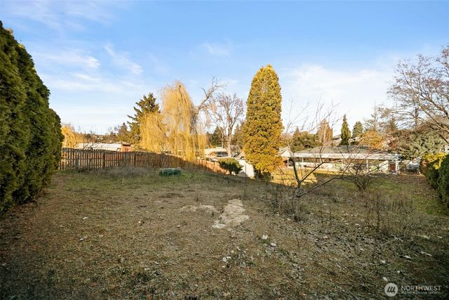 340 N Kentucky Avenue, East Wenatchee, WA 98802