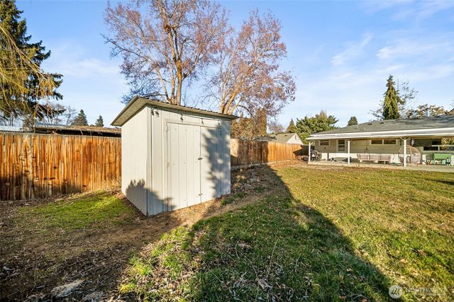 340 N Kentucky Avenue, East Wenatchee, WA 98802