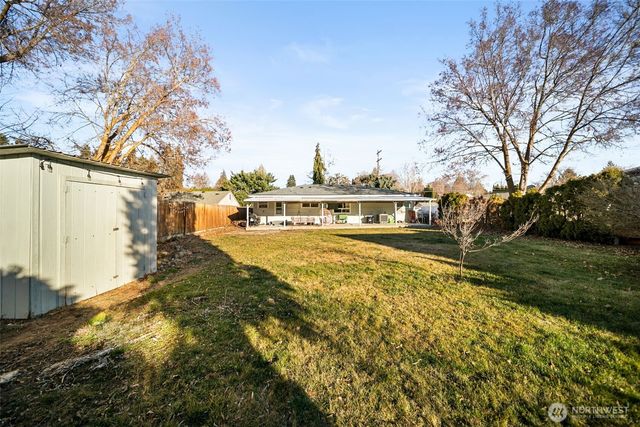 340 N Kentucky Avenue, East Wenatchee, WA 98802