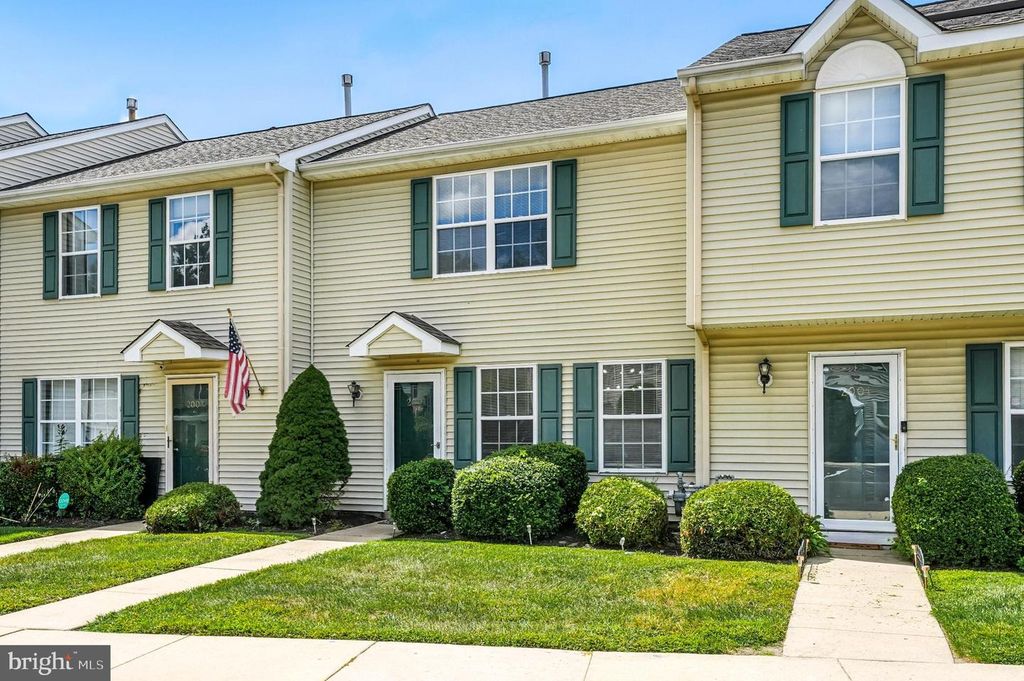 2002 TALL PNES, Pine Hill, NJ 08021