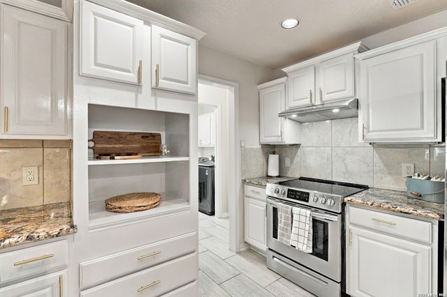 511 DEER CROSS LN, San Antonio, TX 78260