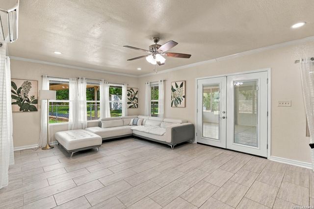 511 DEER CROSS LN, San Antonio, TX 78260