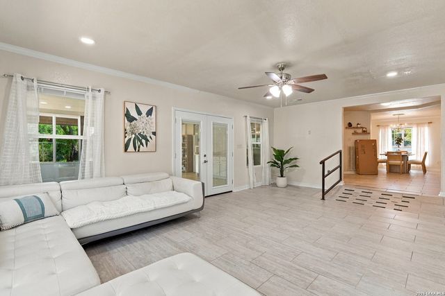 511 DEER CROSS LN, San Antonio, TX 78260