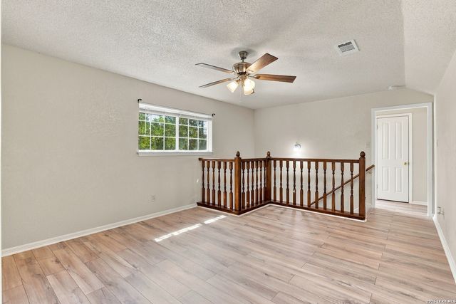 511 DEER CROSS LN, San Antonio, TX 78260