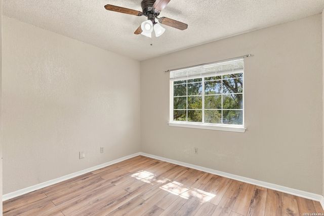 511 DEER CROSS LN, San Antonio, TX 78260