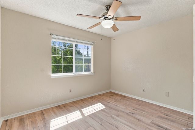 511 DEER CROSS LN, San Antonio, TX 78260