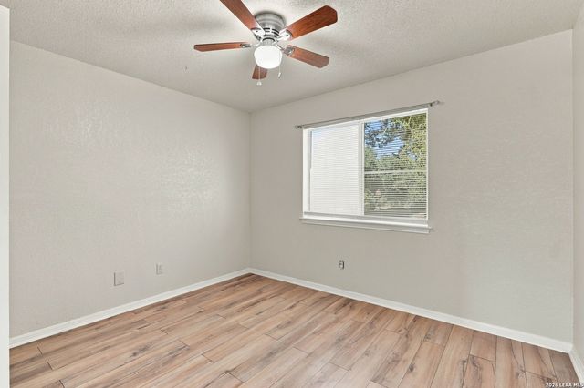 511 DEER CROSS LN, San Antonio, TX 78260