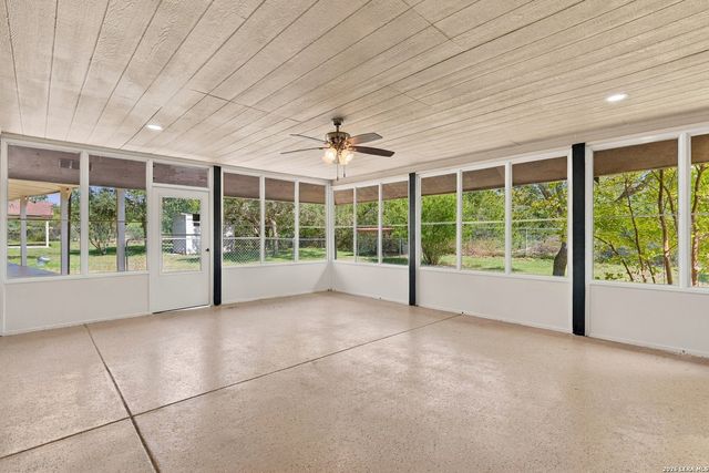 511 DEER CROSS LN, San Antonio, TX 78260