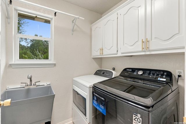 511 DEER CROSS LN, San Antonio, TX 78260