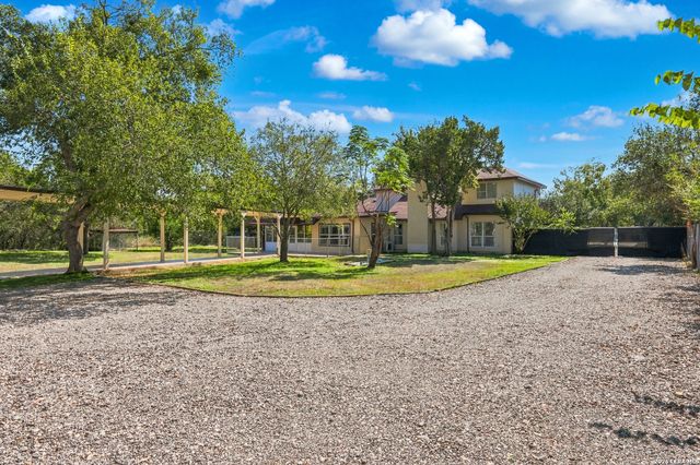 511 DEER CROSS LN, San Antonio, TX 78260