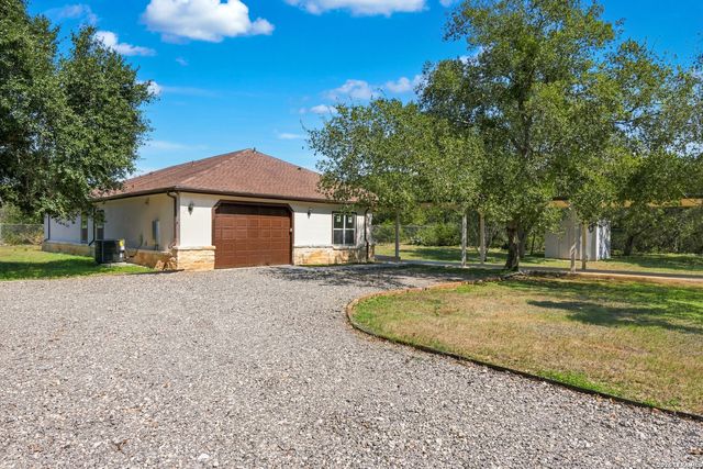 511 DEER CROSS LN, San Antonio, TX 78260