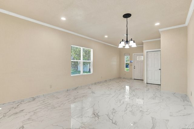 511 DEER CROSS LN, San Antonio, TX 78260