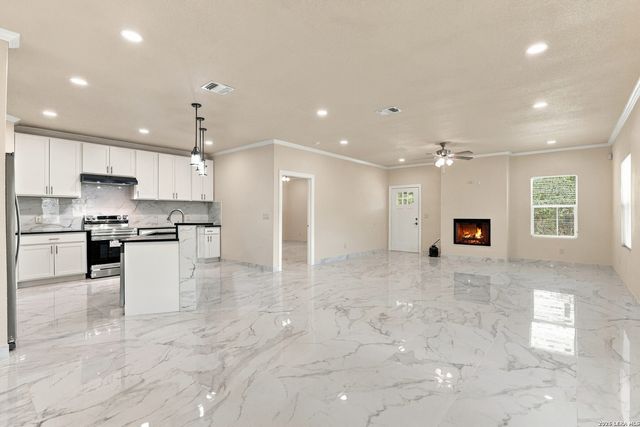 511 DEER CROSS LN, San Antonio, TX 78260