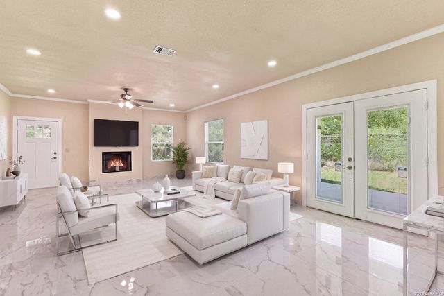 511 DEER CROSS LN, San Antonio, TX 78260