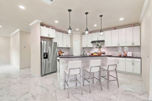 511 DEER CROSS LN, San Antonio, TX 78260