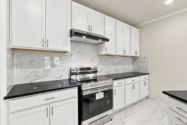511 DEER CROSS LN, San Antonio, TX 78260