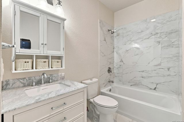 511 DEER CROSS LN, San Antonio, TX 78260
