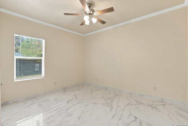 511 DEER CROSS LN, San Antonio, TX 78260