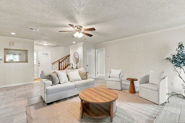 511 DEER CROSS LN, San Antonio, TX 78260