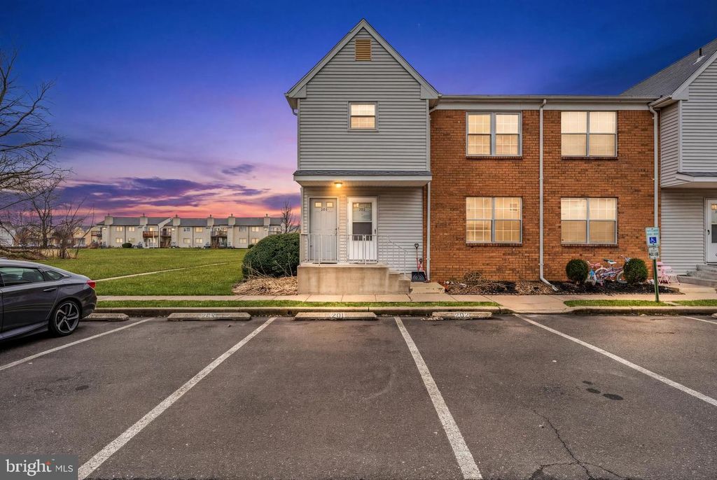 201 SANDSTONE CT, Lumberton, NJ 08048