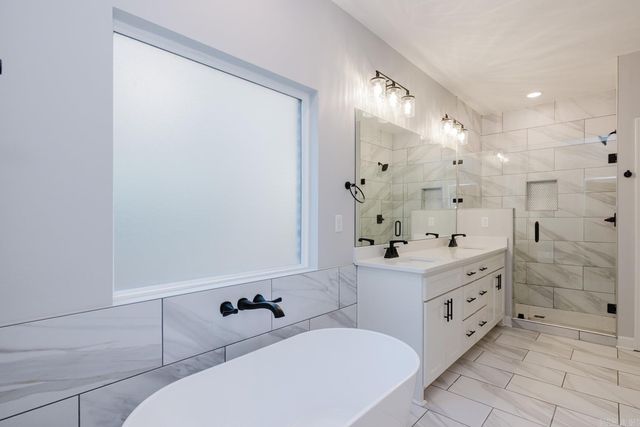 1104 Grand Teton Dr, Benton, AR 72019