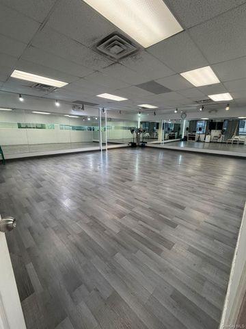 136-46 41st Avenue 1E, Flushing, NY 11355
